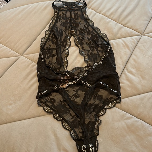 Victoria’s Secret Teddy Lingerie - Picture 2 of 4